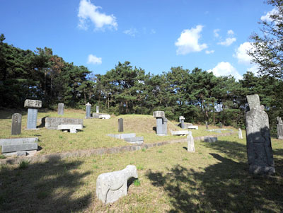 范世東先生墓