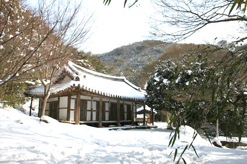 湧珍精舎